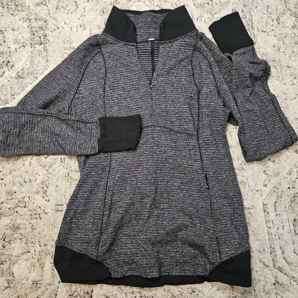 Lululemon gray and black pullover